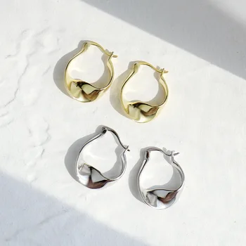 Винтажные глянцевые витые серьги-кольца для женщин, простые модные украшения для праздников, аксессуары для ушей CE126